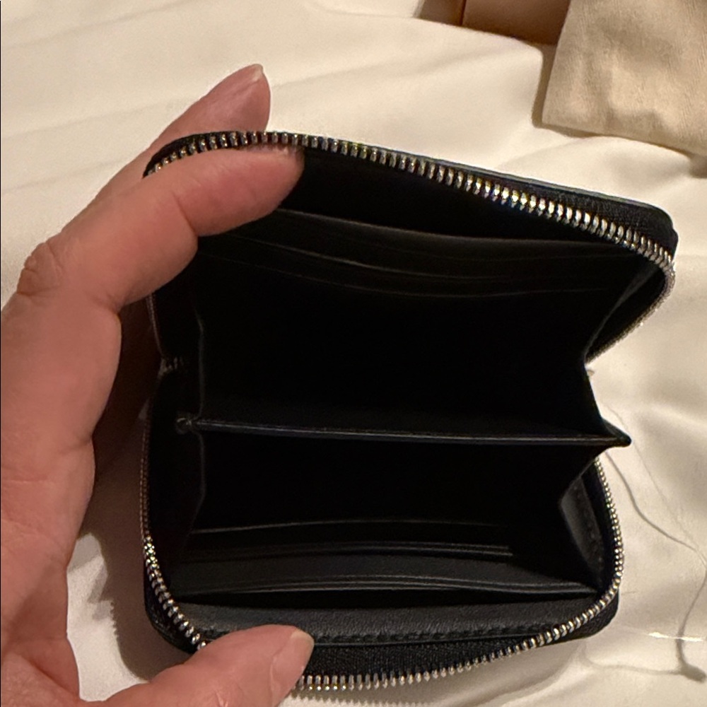 Return to Tiffany SmallLeather Zip Card Wallet - Picture 4 of 7